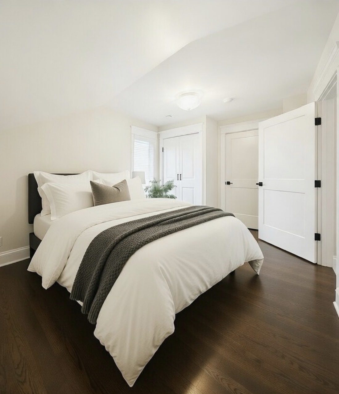 Trendy Home with Spacious Backyard – photo 4