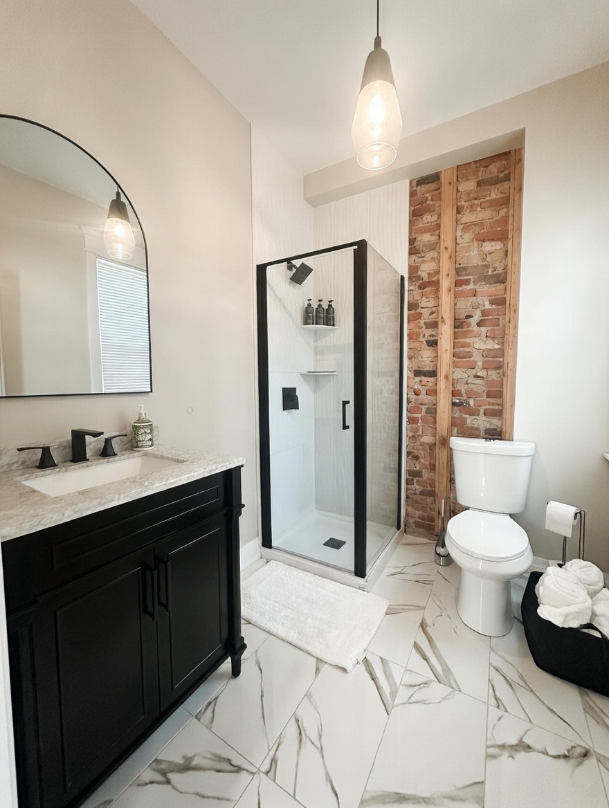 Trendy Home with Spacious Backyard – photo 8