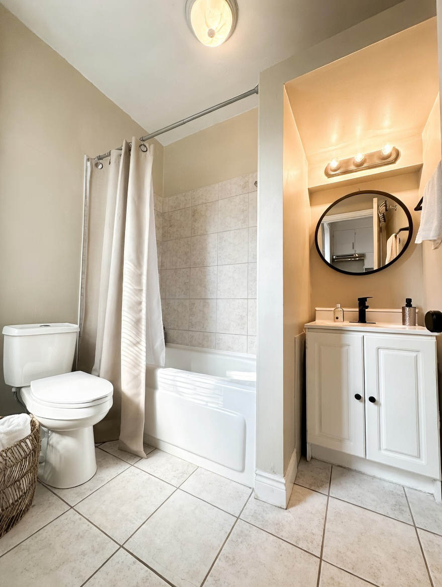 Hidden Gem Steps From the River – photo 8